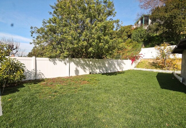 Building Photo - Mid-Century Modern Masterpiece!  South of the BLVD. Minutes to Westside, Mulholland, 405. Roscoma...