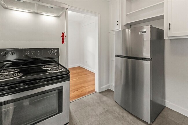 Building Photo - 38-40 Cedar Street Unit 141