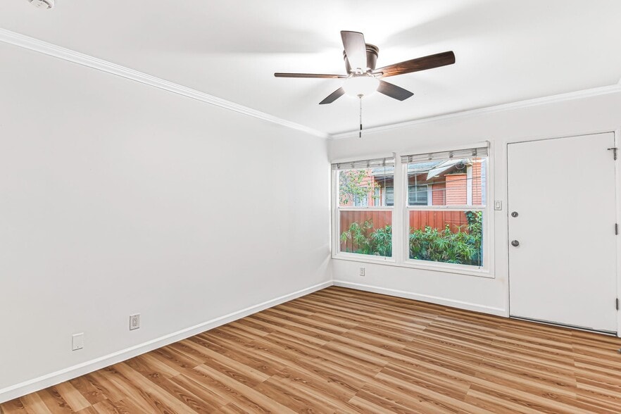 Building Photo - 1631 E 4th St