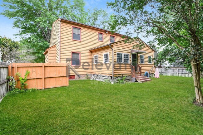 Building Photo - 1031 Huntersdell Terrace