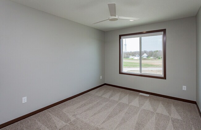 Building Photo - 1007 NW Shriver Blvd