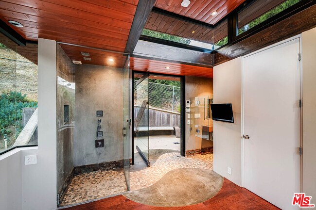 Building Photo - 22277 Buenaventura St