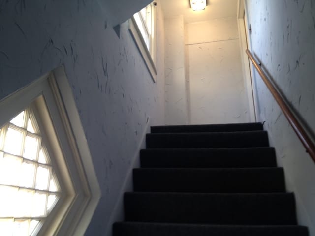 Building Photo - 80 Milldale Ave