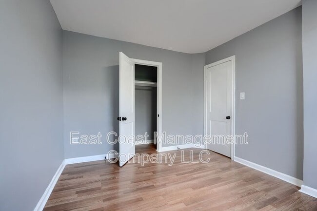 Building Photo - 5044 Chalgrove Ave