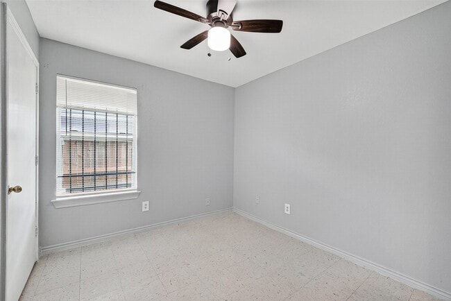 Building Photo - 11411 Roandale Dr