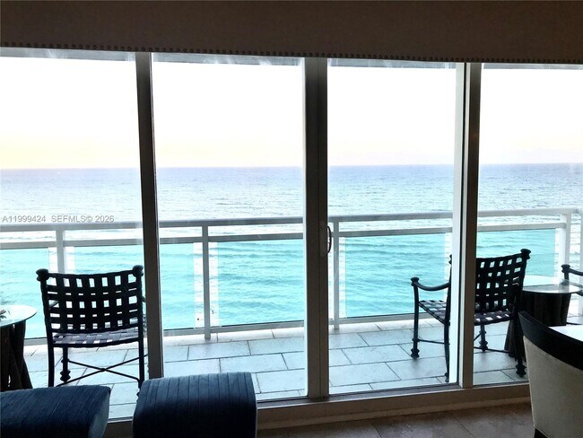 Building Photo - 6917 Collins Ave