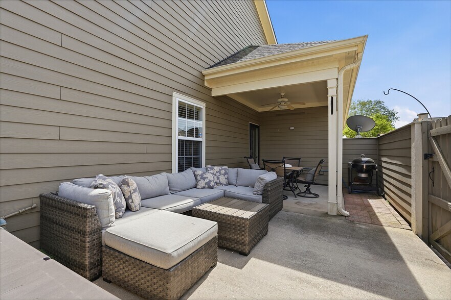 Building Photo - 211 Louisville Dr
