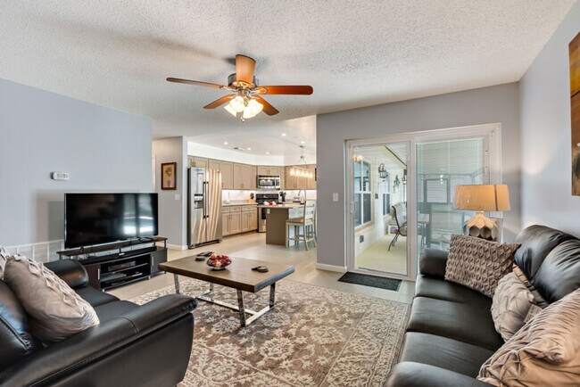 Primary Photo - 7725 Indian Ridge Trail N