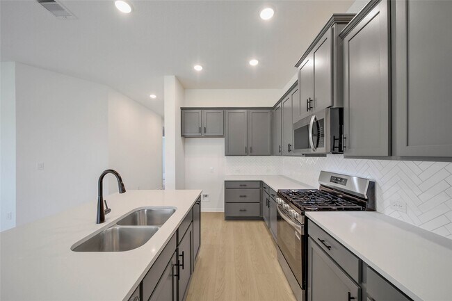 Building Photo - 42710 Loma Vista Ct