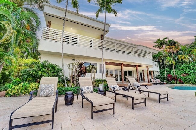 Building Photo - 1247 Seminole Dr