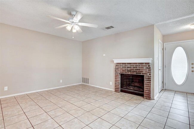 Building Photo - 8704 Clearbrook Trail