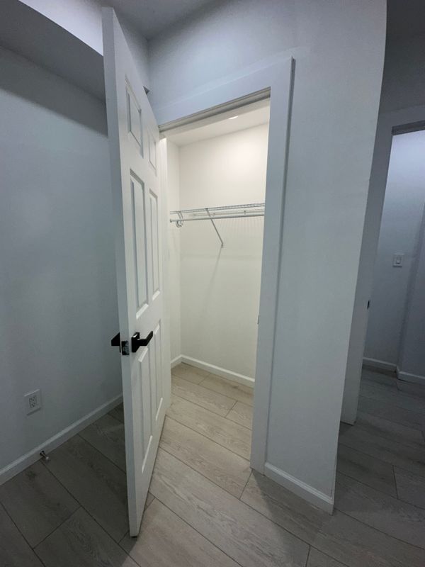 Building Photo - 1925 H St NE