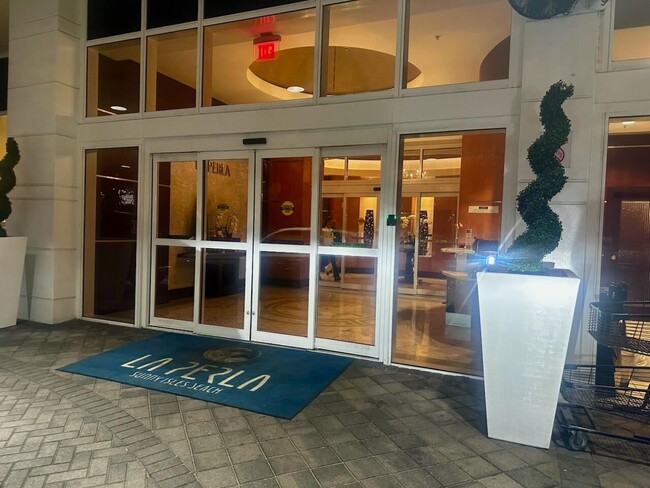 Building Photo - 16699 Collins Ave