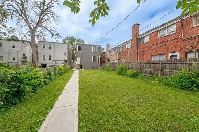 Building Photo - 35 N Mayfield Ave