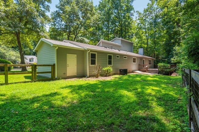 Building Photo - 2681 Ravenoaks Pl