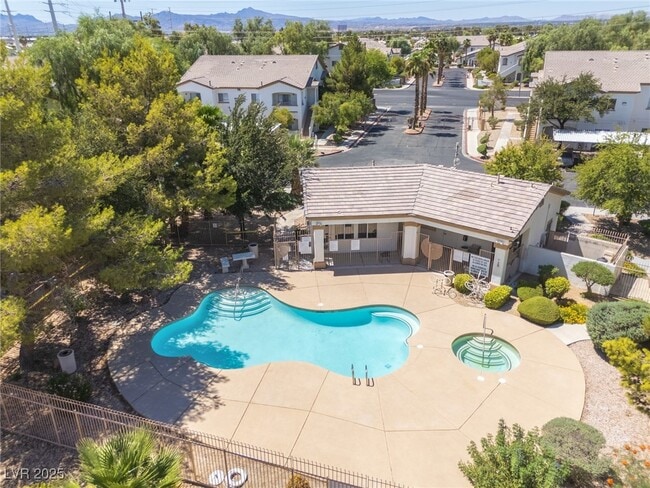 Building Photo - 5650 E Sahara Ave