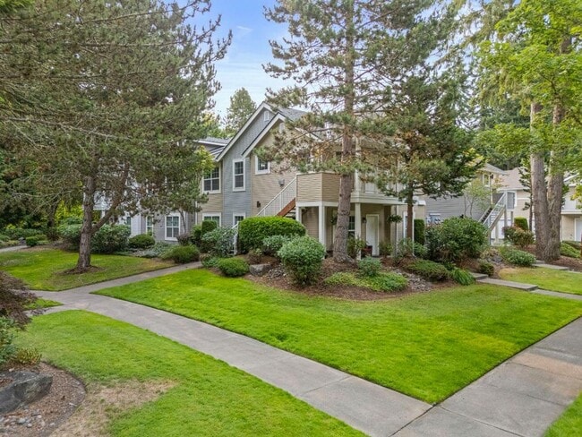 Building Photo - Charming 2 Bed Condo in DuPont | Fresh Pai...