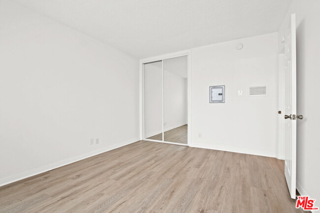 Building Photo - 12726 Caswell Ave