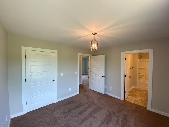 Building Photo - Home for Rent in Talladega, AL!!! Available to View with 48 Hours Notice!