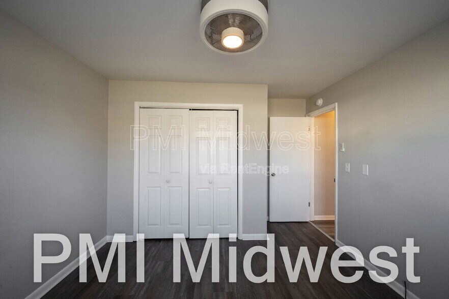 Building Photo - 140 Maple Park Dr