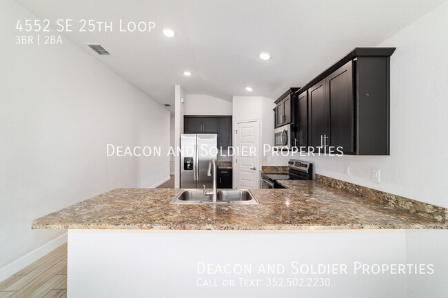 Building Photo - 4552 SE 25th Loop