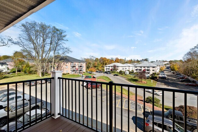 Building Photo - Won't Last |Updated Billerica 1 Bed | Avai...