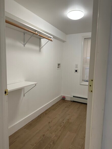 Building Photo - 29 S Perry St