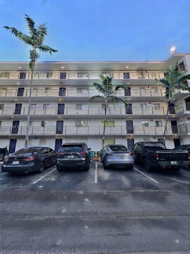 Building Photo - 8750 N Sherman Cir