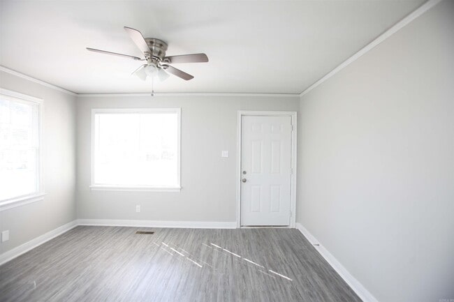 Building Photo - 1814 Moss St