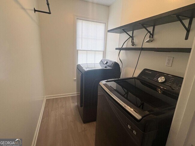 Building Photo - 3105 Binghampton Ln