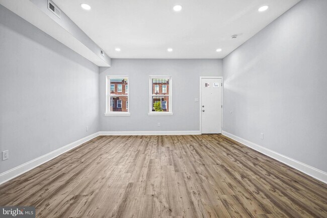 Building Photo - 2615 Lauretta Ave