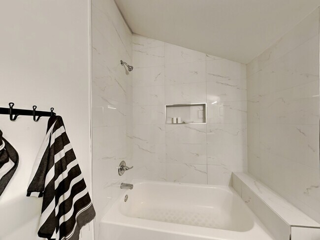 Building Photo - 67 Hogue St NE