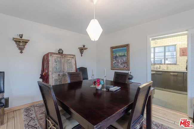 Building Photo - 10959 Strathmore Dr