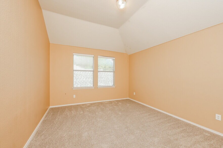 Building Photo - 2405 Becard Dr