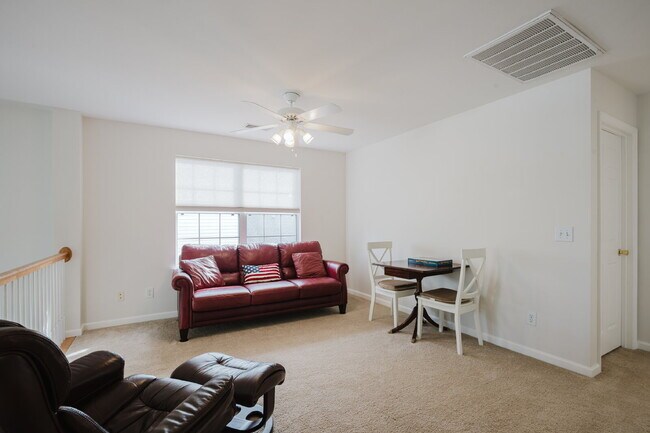 Building Photo - Furnished 3 Bedroom Home in Bluffton Park