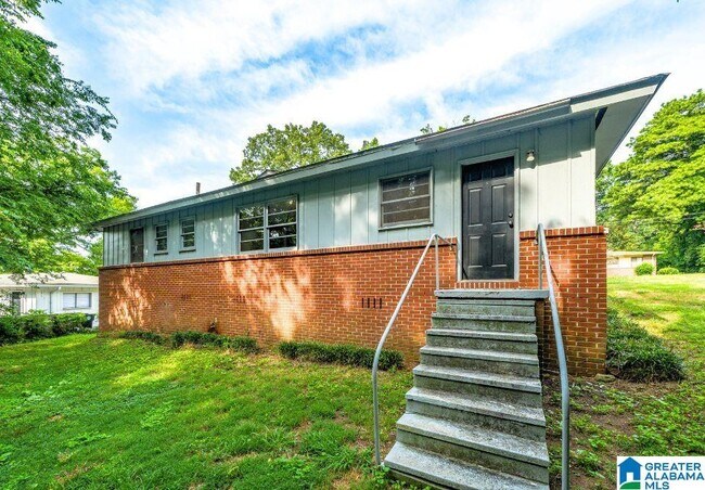 Building Photo - 1321 Hatfield Ln