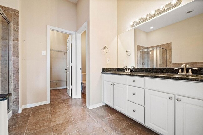 Building Photo - 912 Sweet Pine Dr