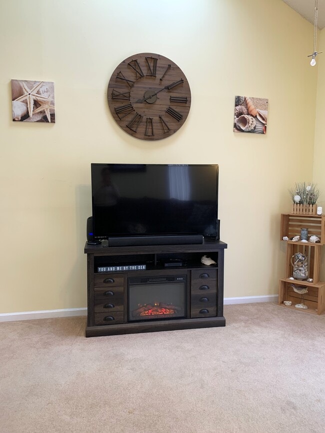 Building Photo - 3700 Golf Colony Ln