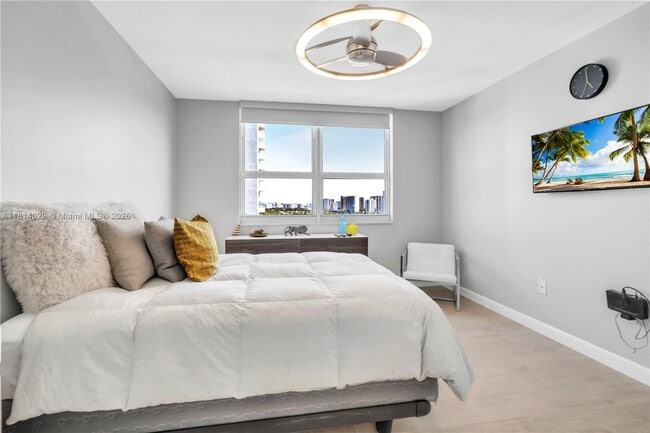 Building Photo - 2080 S Ocean Dr