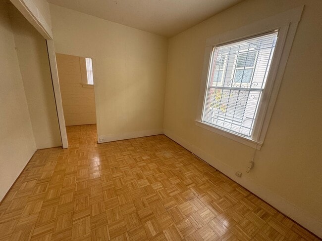 Building Photo - 5913 Vallejo St