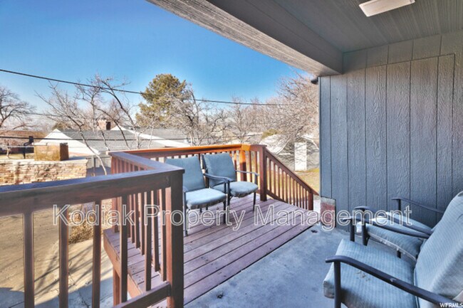 Building Photo - 2266 Brentwood Cir