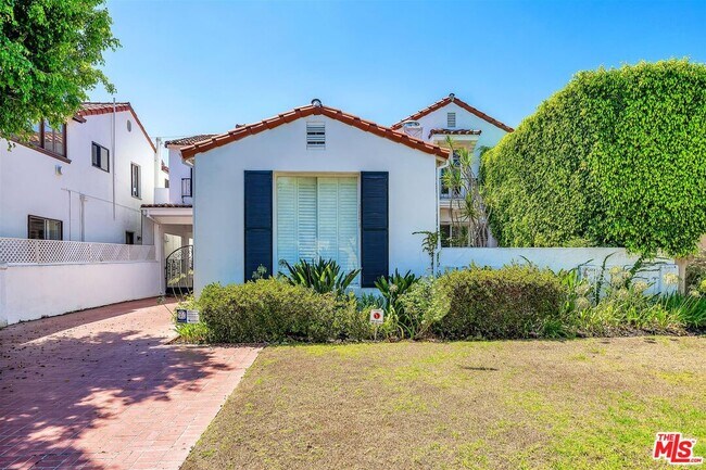 Building Photo - 325 S El Camino Dr
