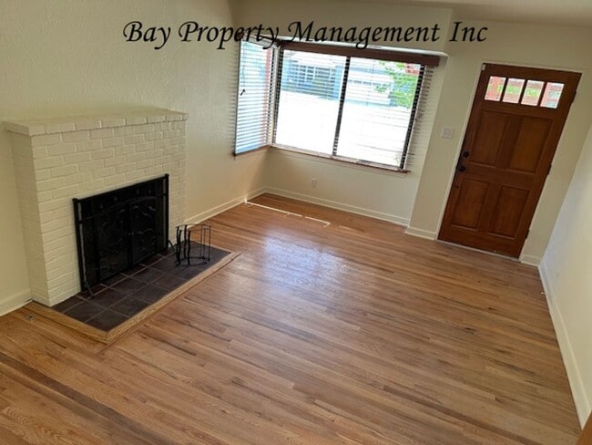 Building Photo - Charming 3 bedroom 2 bath home in South Sa...