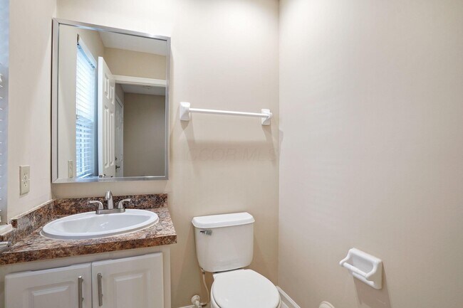 Building Photo - 5004 Stratford Pine Ln