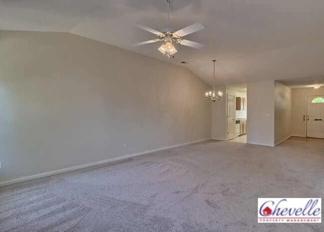 Building Photo - 307 Summit Townes Way