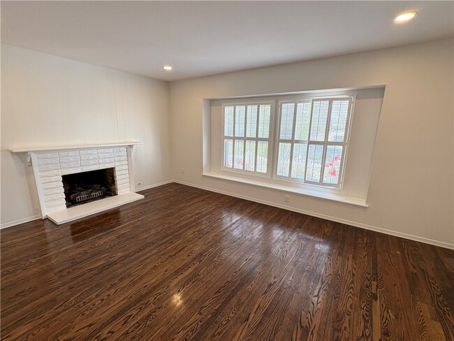 Building Photo - 5902 Nordina Dr