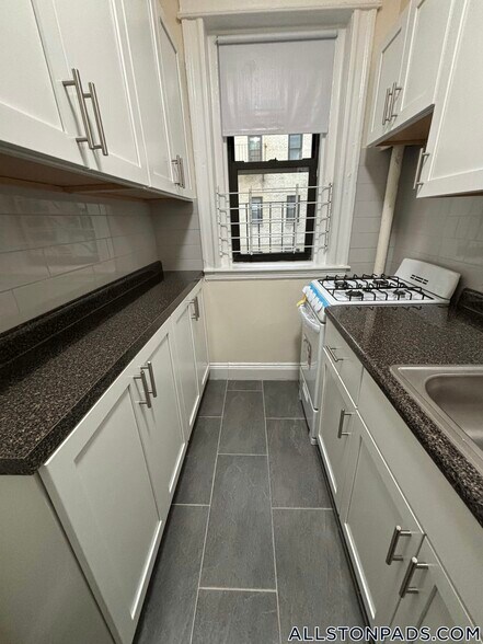 Primary Photo - 1144 Commonwealth Ave