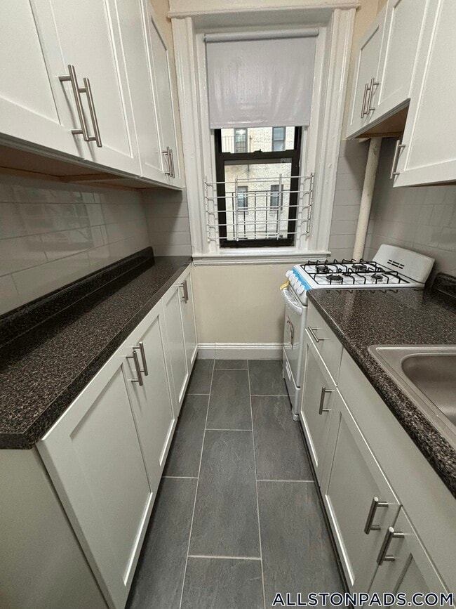 Building Photo - 1144 Commonwealth Ave