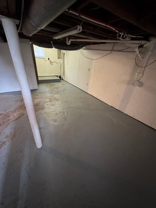 Building Photo - Warren Twp - 3 BR home