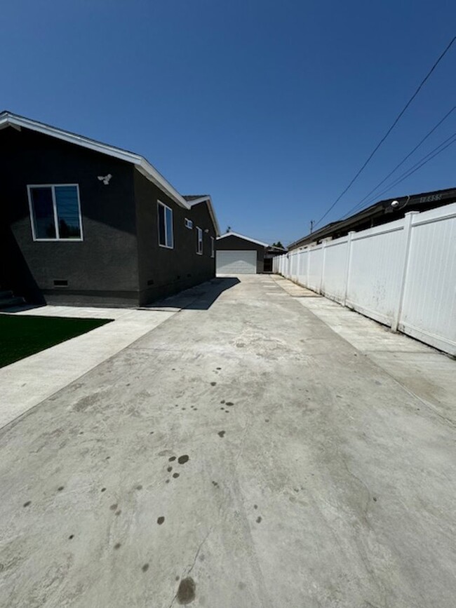 Building Photo - Luxurious Rental Opportunity in Norwalk, CA!